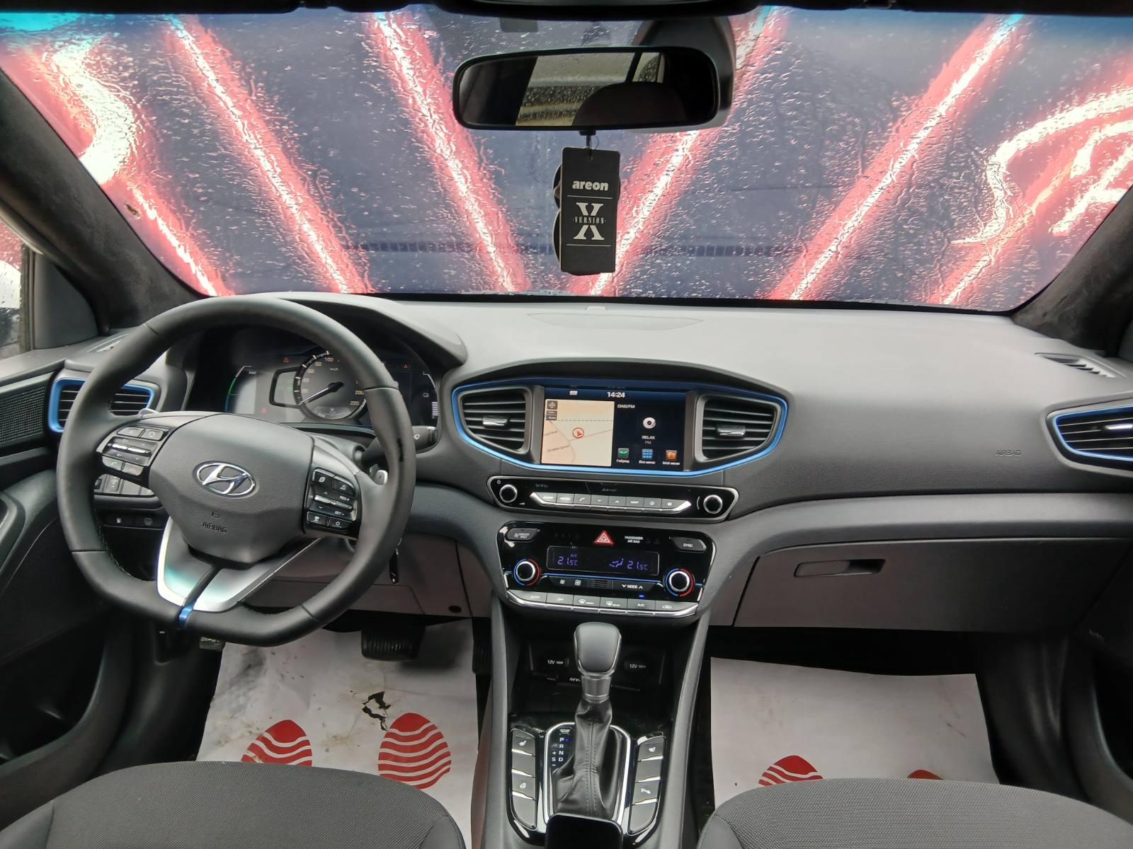 Hyundai IONIQ